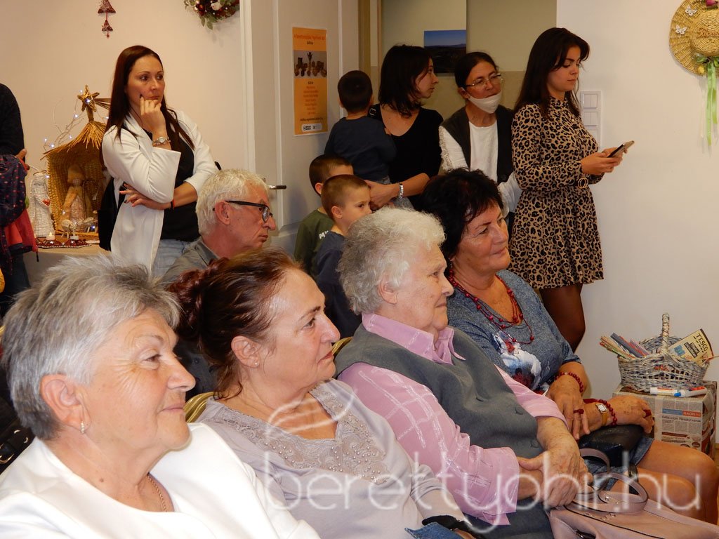 A berettyóújfalui papírfonó kör kiállítása 17